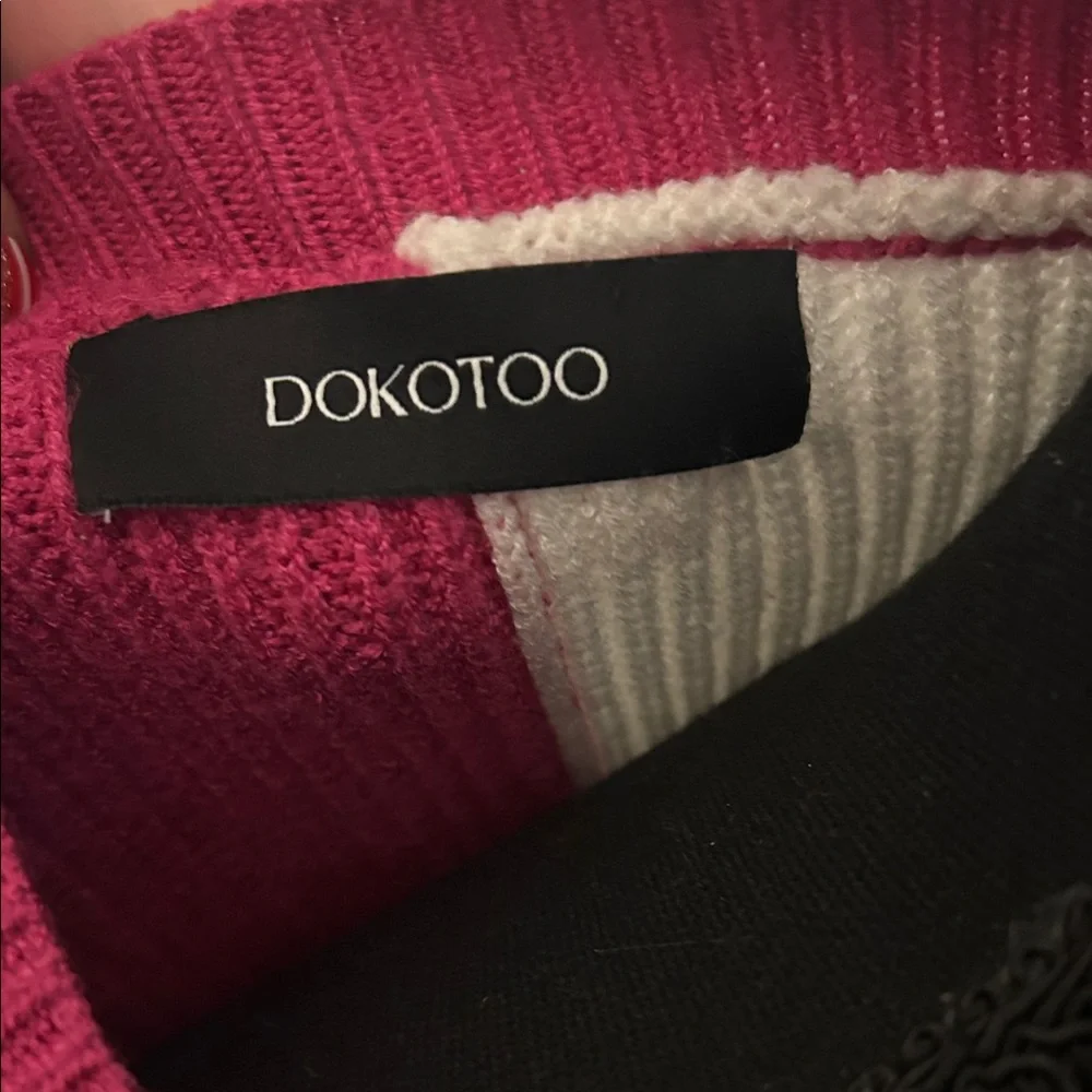 Pink and White Checkered Women's Sweater - Picture 2 of 5